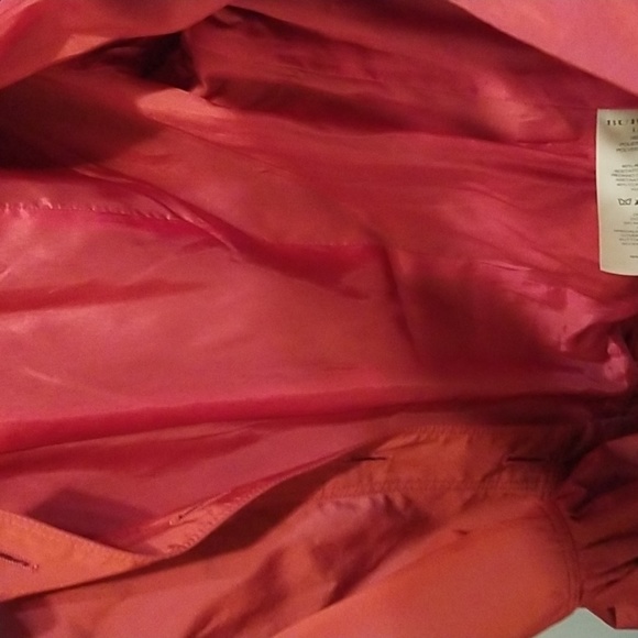 LADY IN RED❣️Gorgeous Iridescent red Burberry short belted jacket - Picture 12 of 12